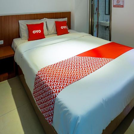 Super Oyo 3109 Point Inn Jakarta Buitenkant foto