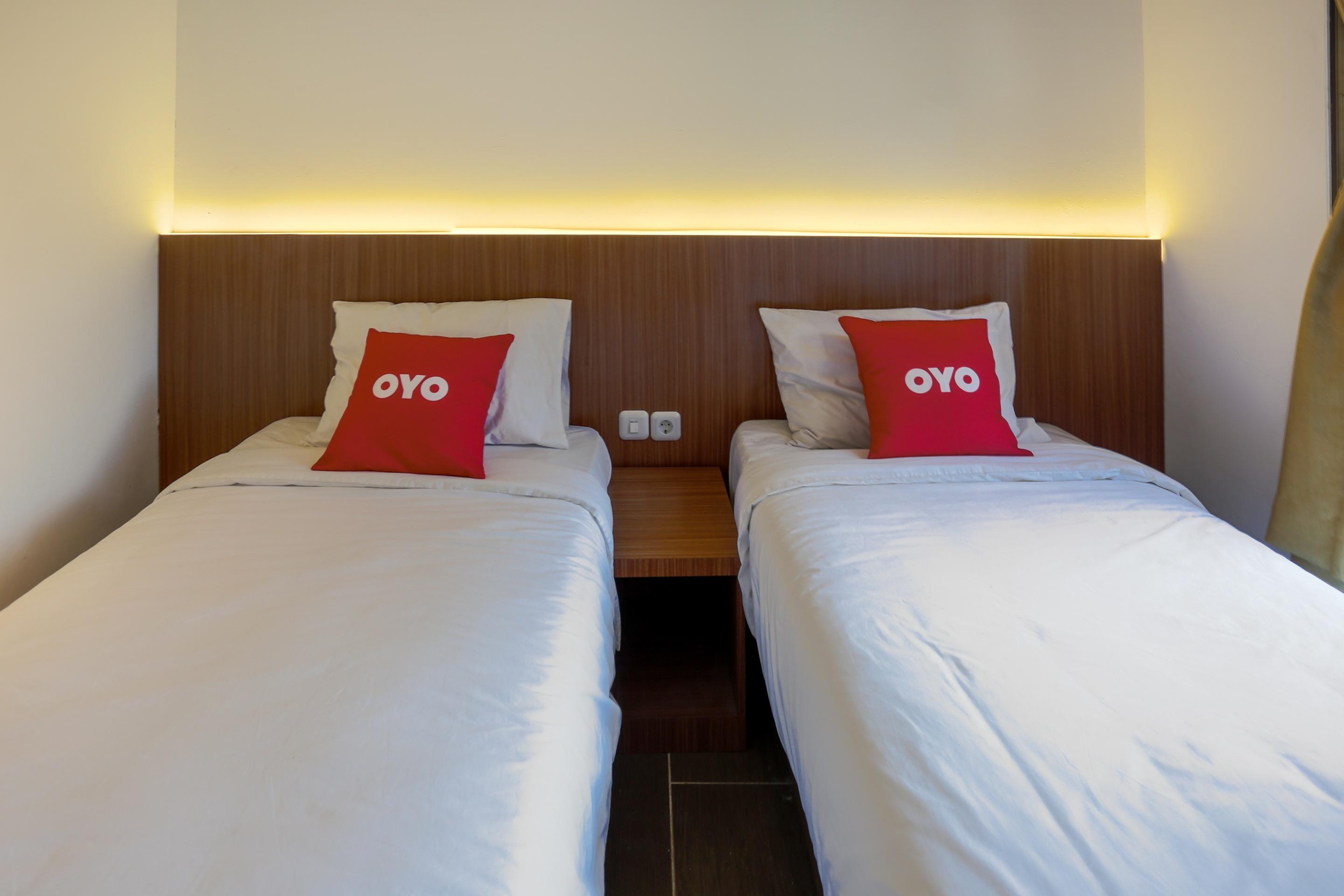 Super Oyo 3109 Point Inn Jakarta Buitenkant foto