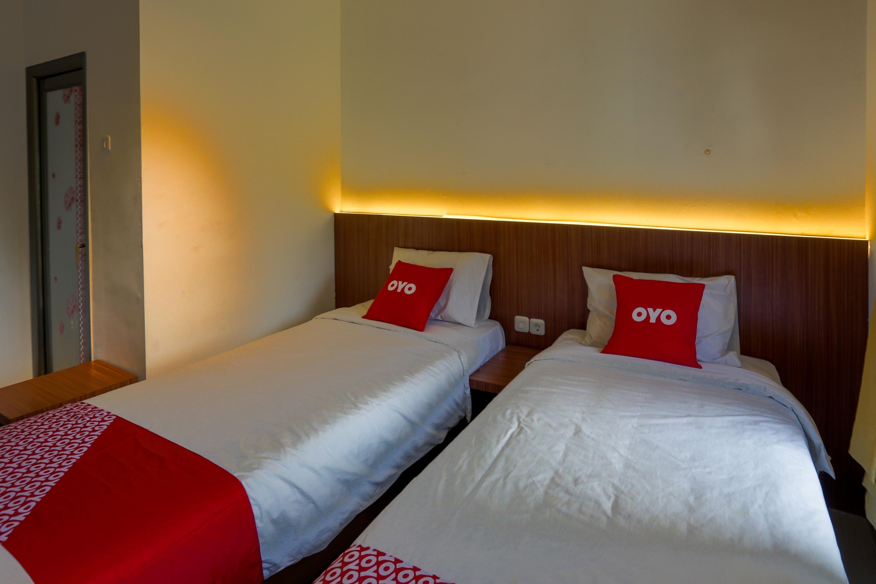 Super Oyo 3109 Point Inn Jakarta Buitenkant foto