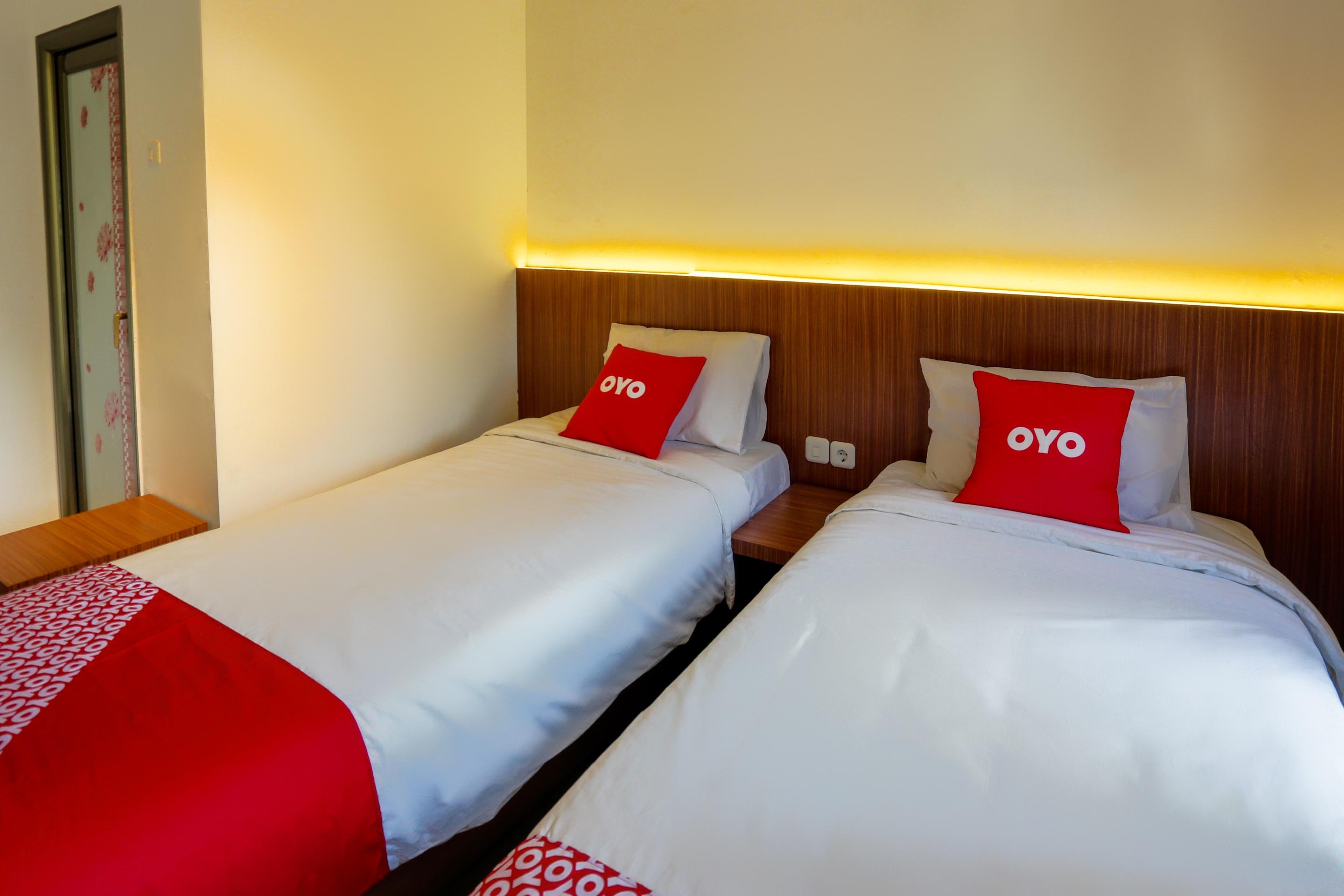 Super Oyo 3109 Point Inn Jakarta Buitenkant foto