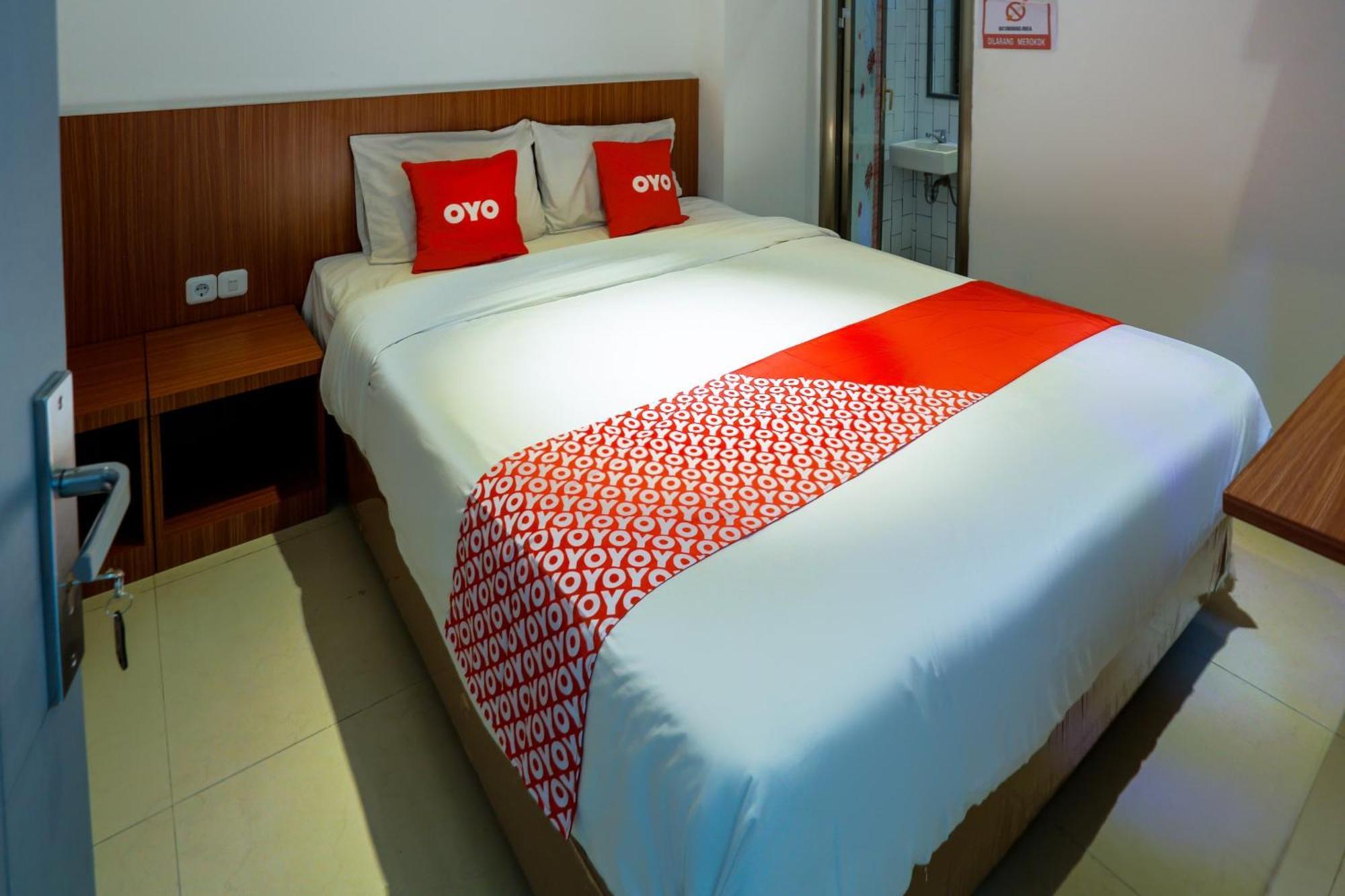 Super Oyo 3109 Point Inn Jakarta Buitenkant foto