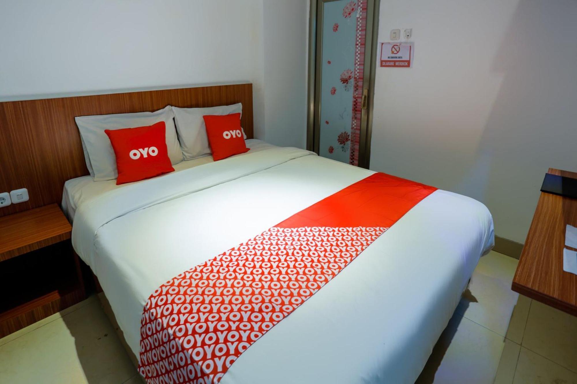 Super Oyo 3109 Point Inn Jakarta Buitenkant foto