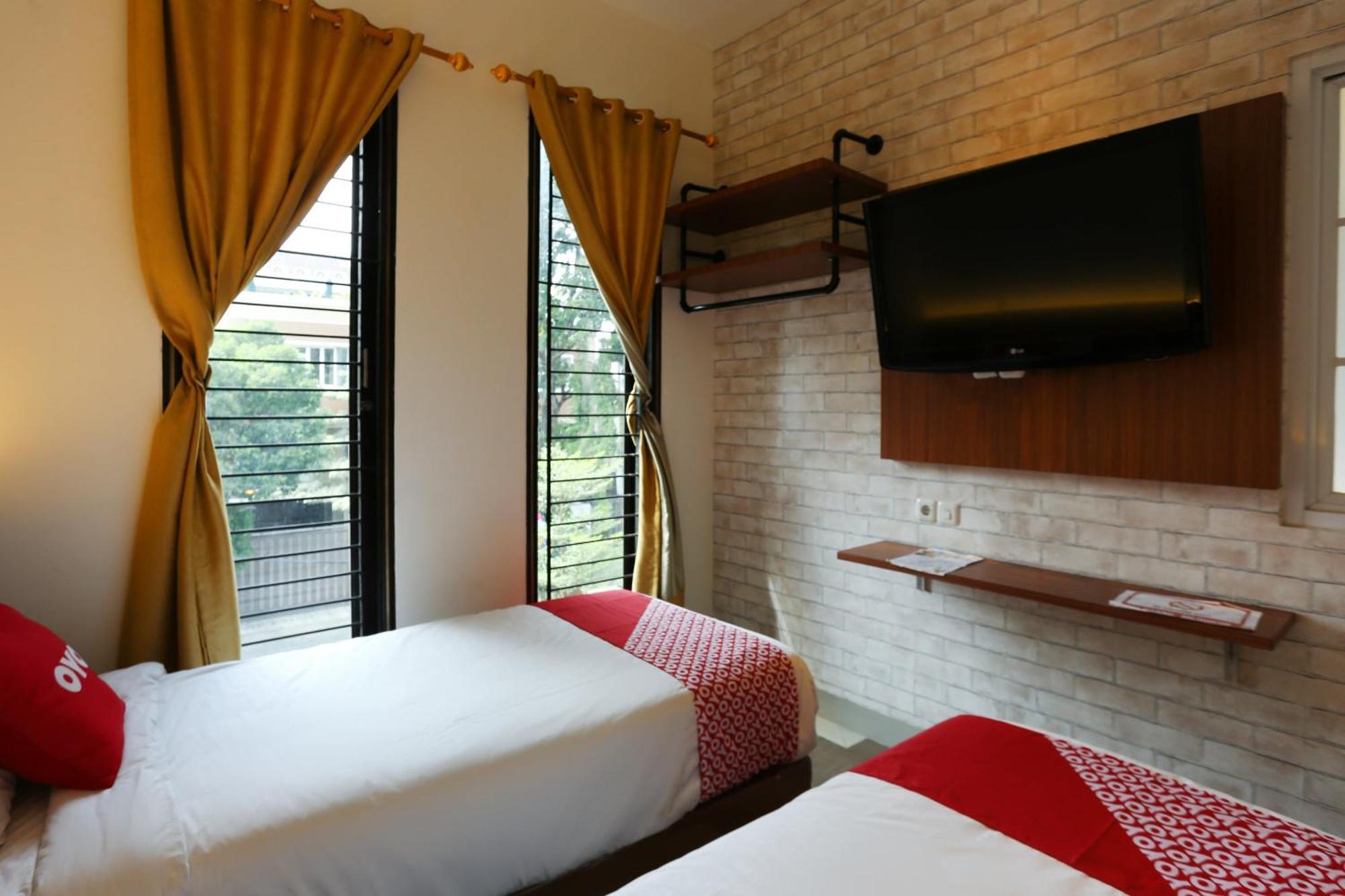 Super Oyo 3109 Point Inn Jakarta Buitenkant foto