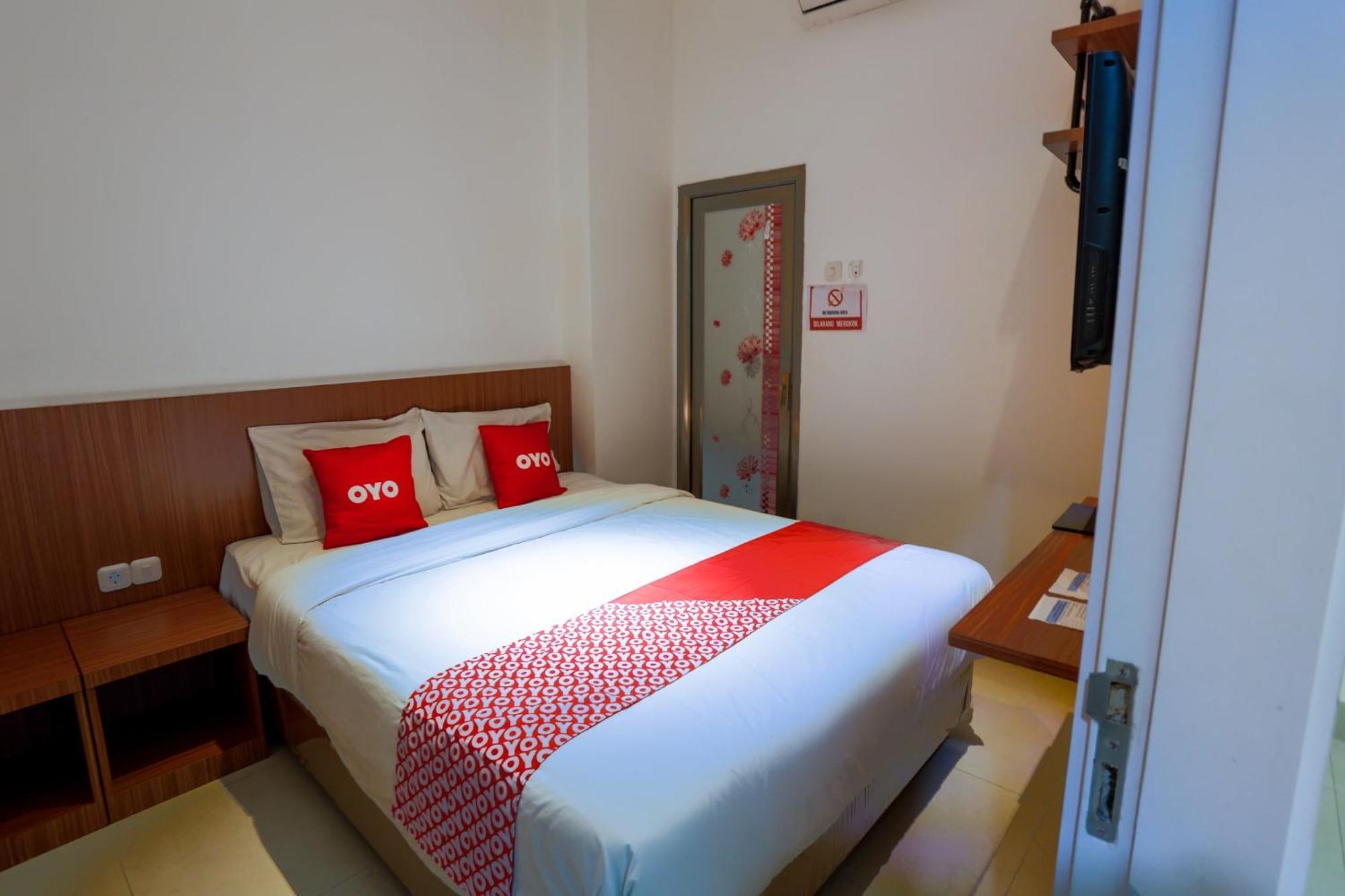 Super Oyo 3109 Point Inn Jakarta Buitenkant foto